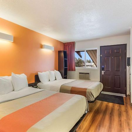 Motel 6-Lethbridge, Ab Eksteriør billede